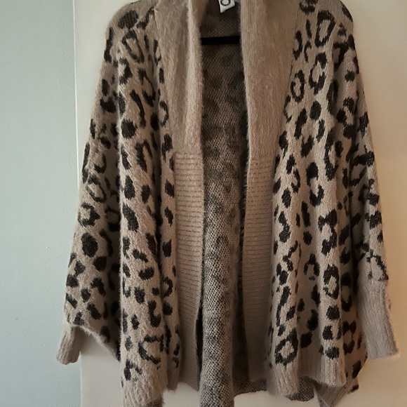 Anthropologie Louise Leopard Wrap (One Size) - Picture 2 of 4